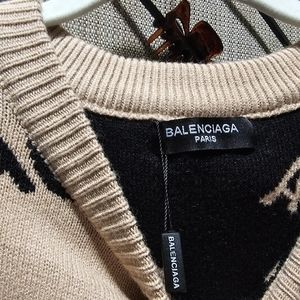 Balenciaga sweater Xl  nwt